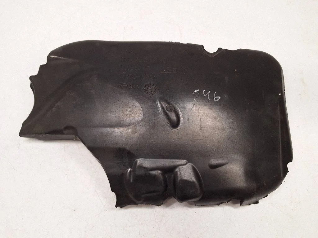 Heat shield in engine bay 11148513137