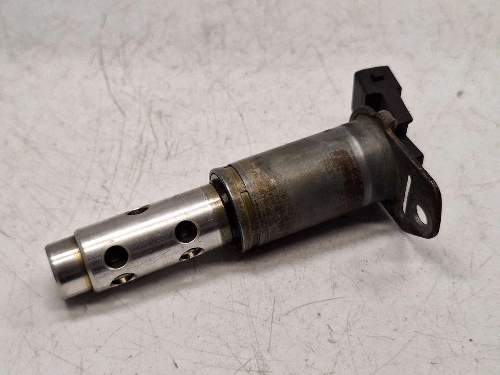 Camshaft vanos timing valve – BMW 3 Series E90 E91 (2005-2012)