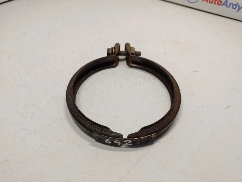 Summuti toru ühendusklamber – BMW 4-seeria F32 F33 (2013-2020)