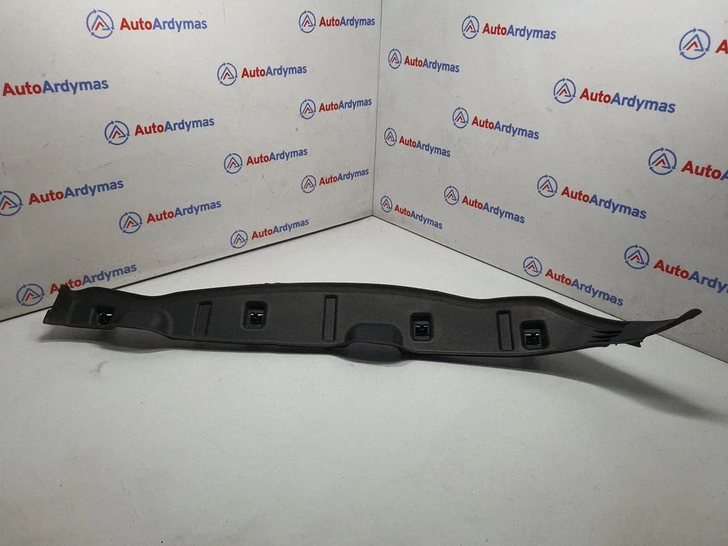 Fender end trim 7352221