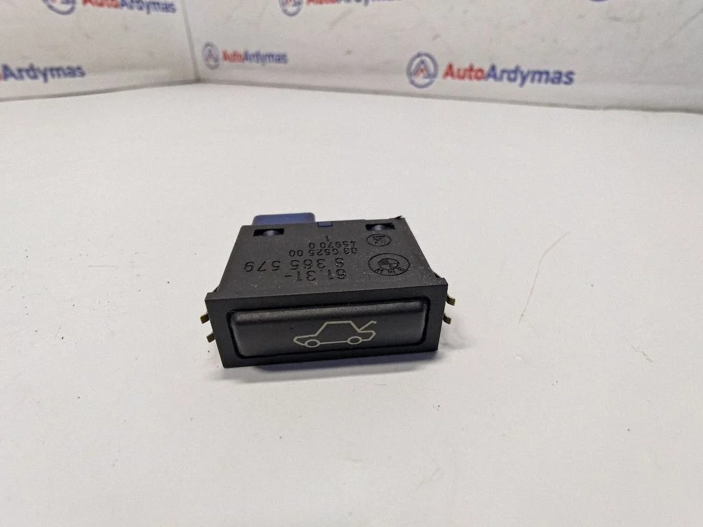 Tailgate opening switch – BMW 7 Series E38 (1993-2001)