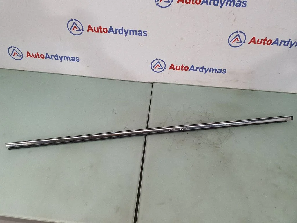 Priekšējo durvju stikla apdare 51337404203