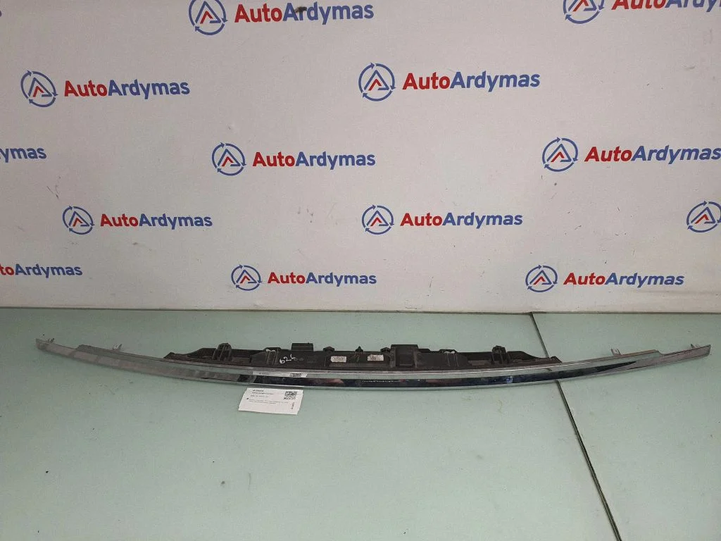 Trunk door license plate light bar 7357105