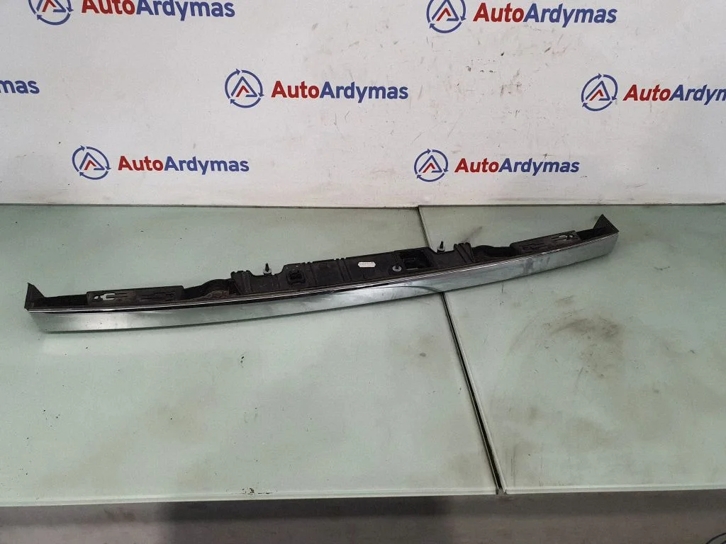 Trunk door license plate light bar 7200035