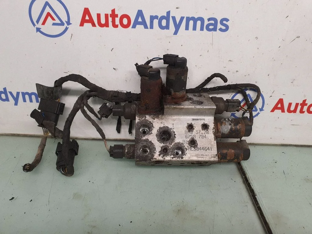 Aktyvaus stabilizatoriaus valdymo/ vožtuvų blokas