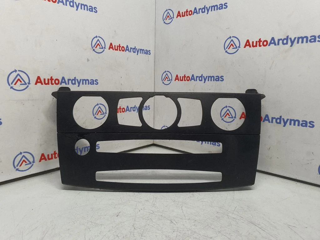 Panel trim 6951033