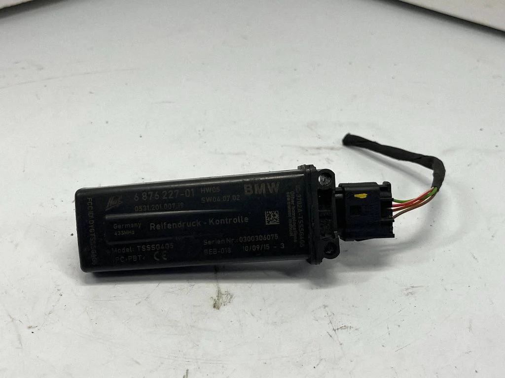 Tire pressure control unit 6876227