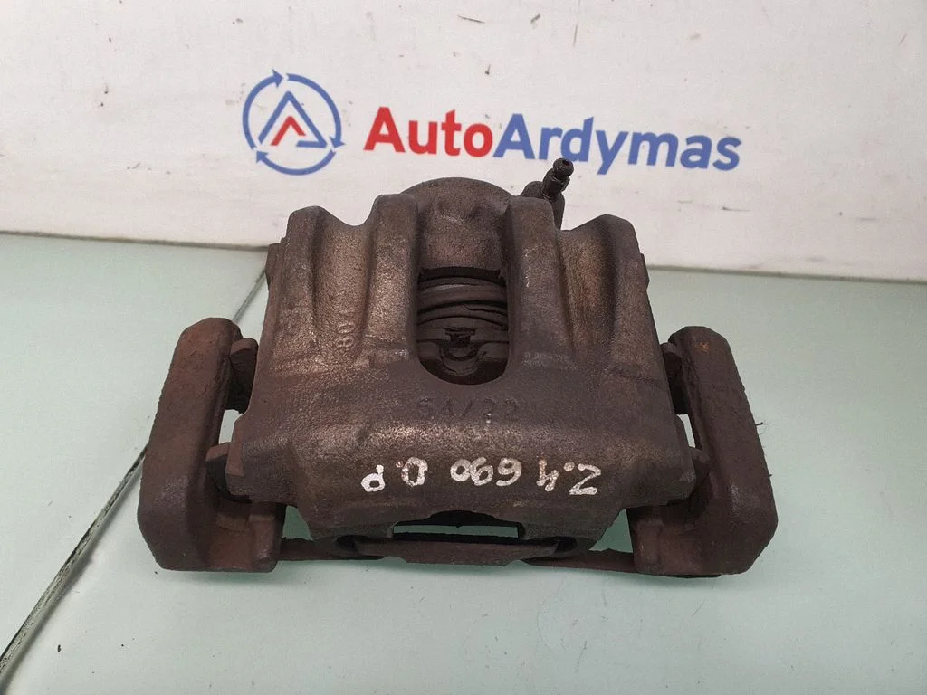 Front brake caliper 6758114