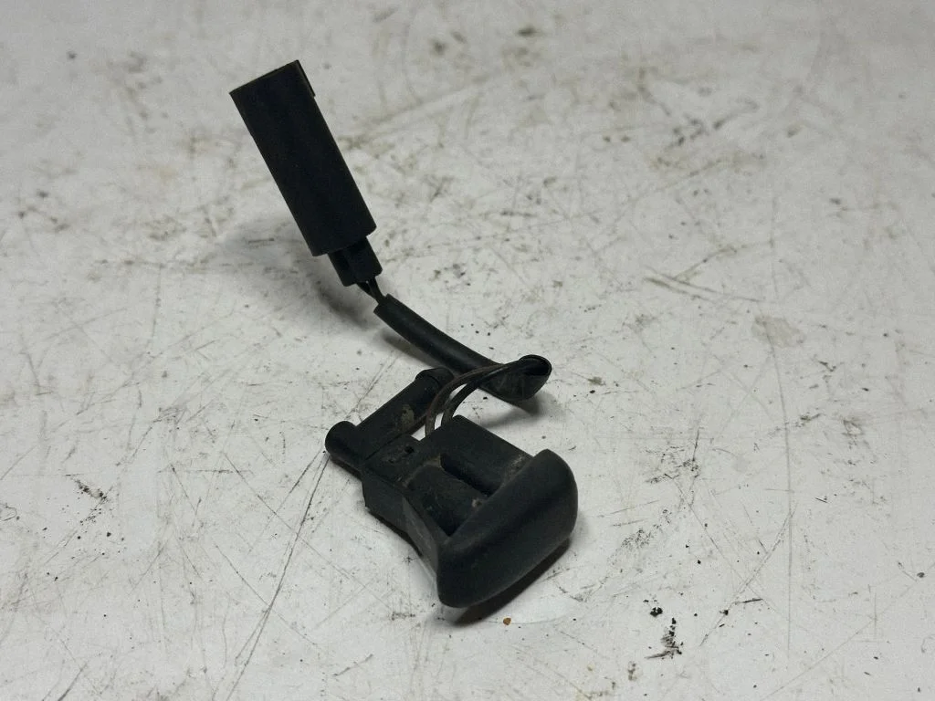 Windshield washer spray nozzle – BMW 1 Series E81 E87 (2004-2011)