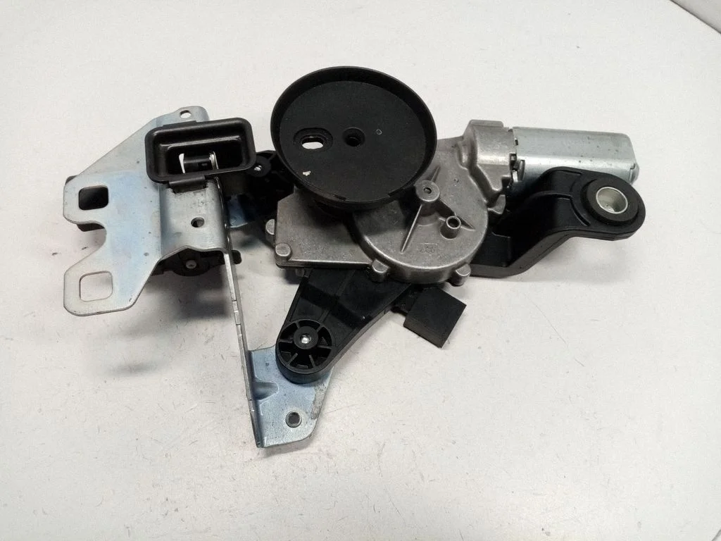 Rear window wiper motor – BMW 5 Series F10 F11 (2009-2016)