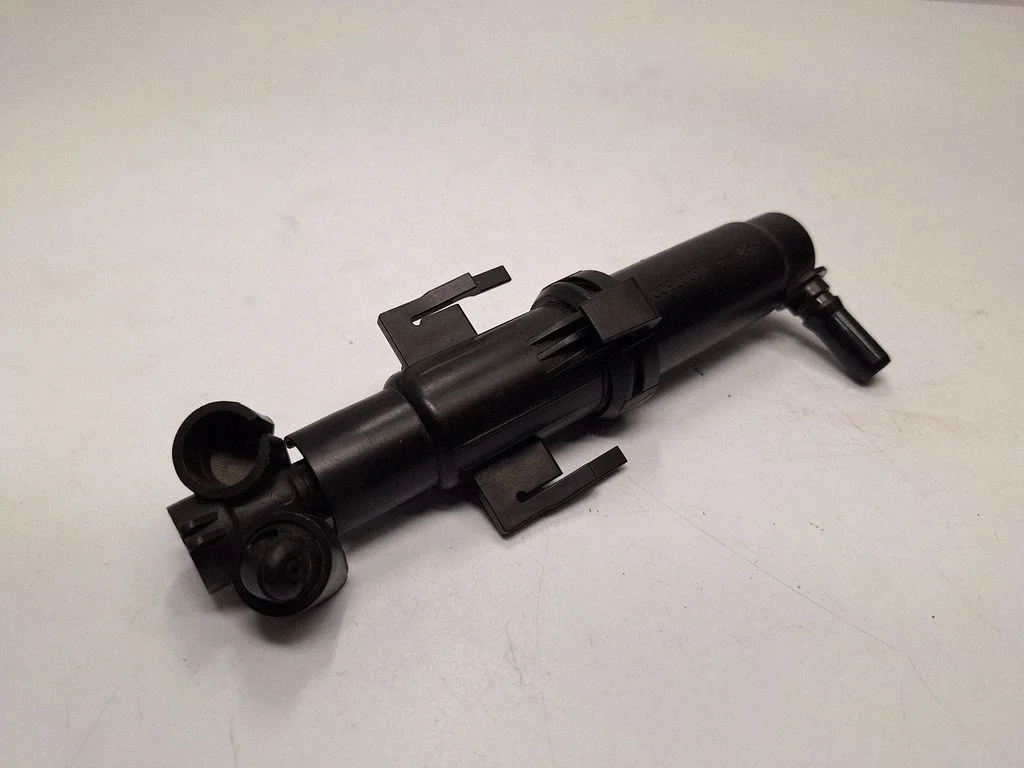Headlight washer spray nozzle 61677377667