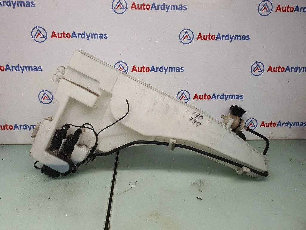 Zbiorniczek spryskiwacza – BMW X5 E70 (2006-2013)