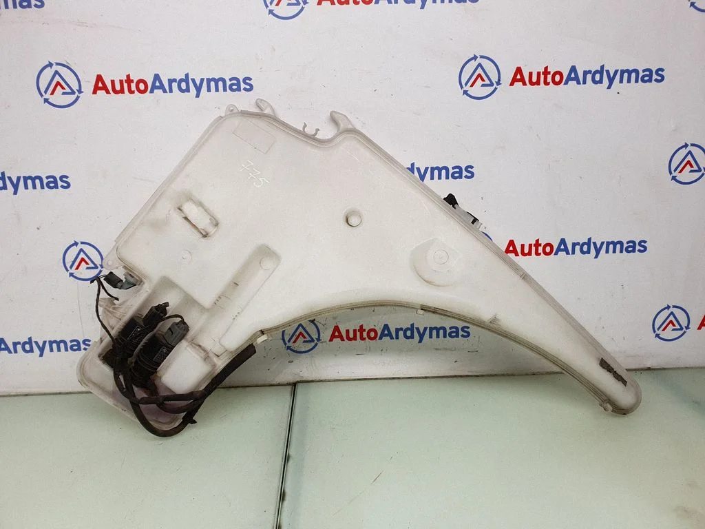Windshield washer fluid reservoir/tank 7068998