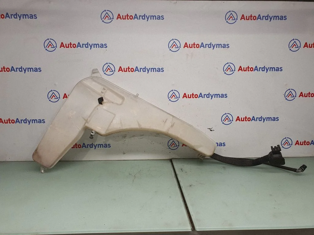 Windshield washer fluid reservoir/tank – BMW X3 F25 (2010-2017)