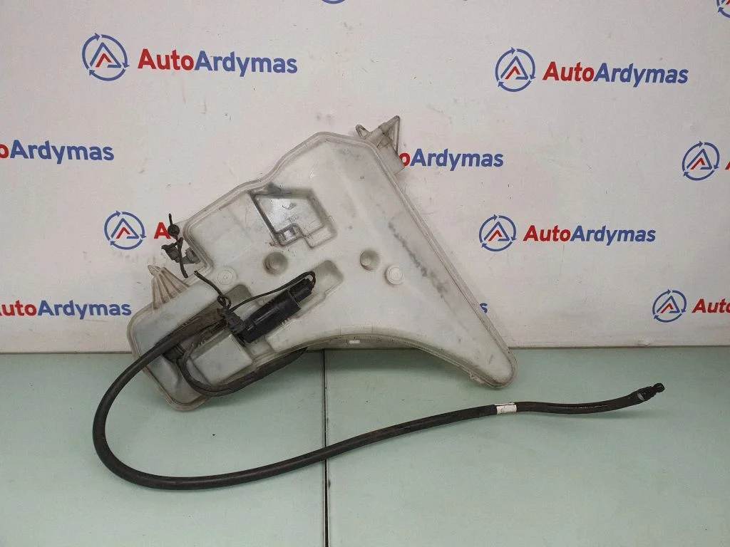 Logu mazgāšanas šķidruma tvertne 7157145