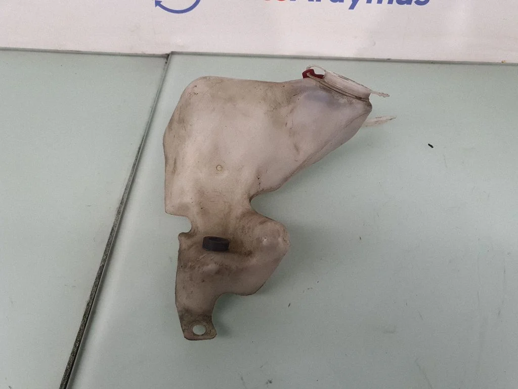 Windshield washer fluid reservoir/tank – BMW 5 Series E39 (1996-2003)