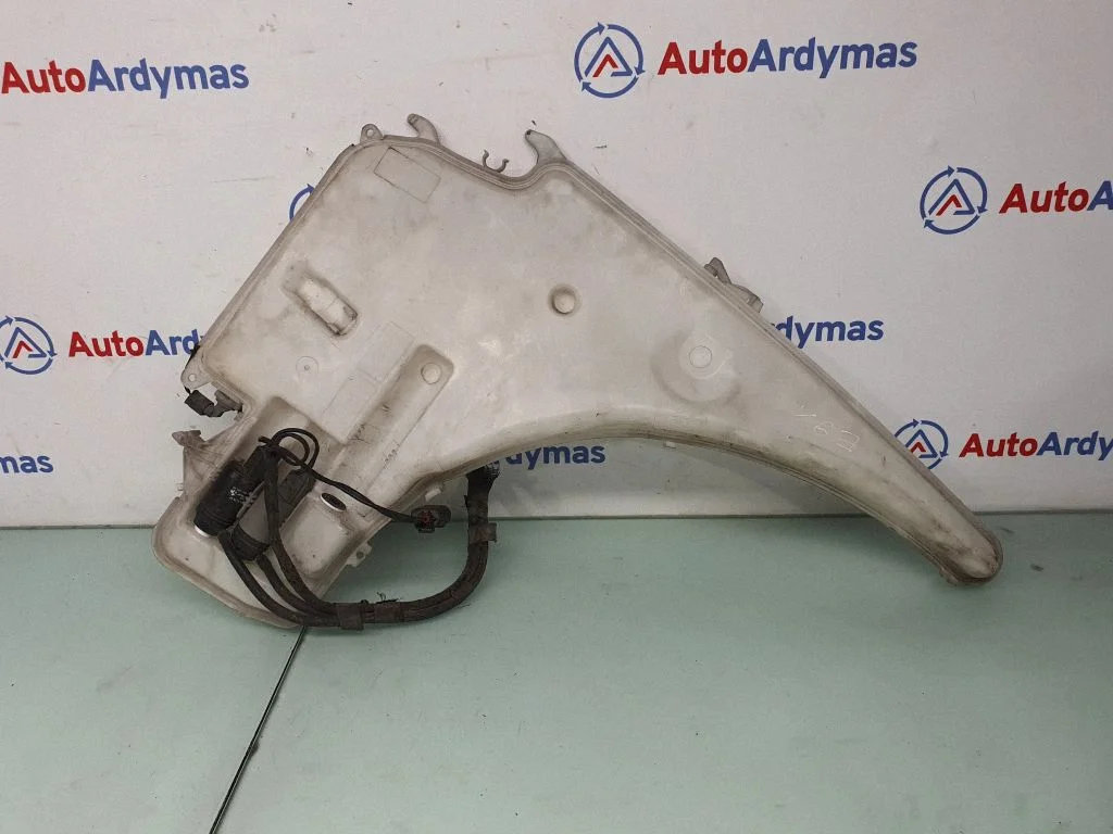 Logu mazgāšanas šķidruma tvertne 7238667