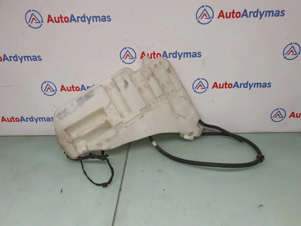 Windshield washer fluid reservoir/tank 61667269667