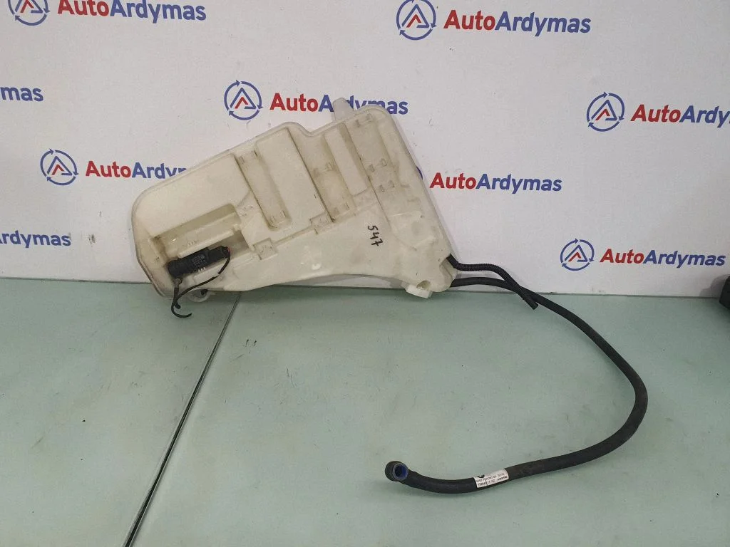 Windshield washer fluid reservoir/tank 61667269667