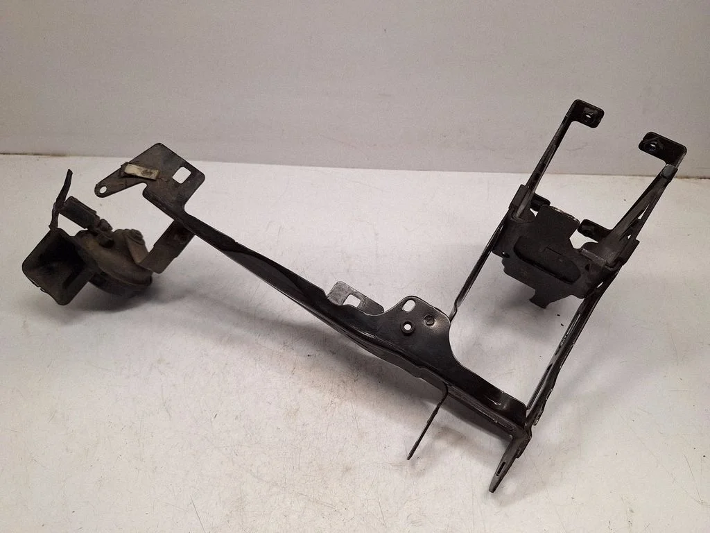 Headlight/headlamp mounting bracket – BMW 4 Series F36 Gran coupe (2014-2017)