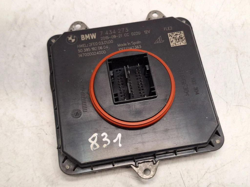 Esitule osa – BMW 3-seeria F30 F35 F31 (2012-2018)