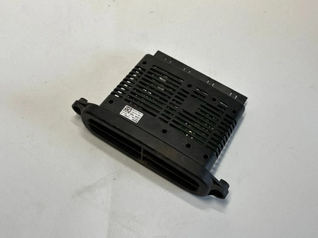 Priekšējā luktura detaļa 7304590
