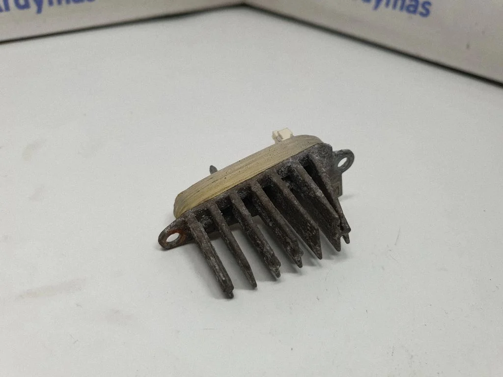Headlight part 0104150827