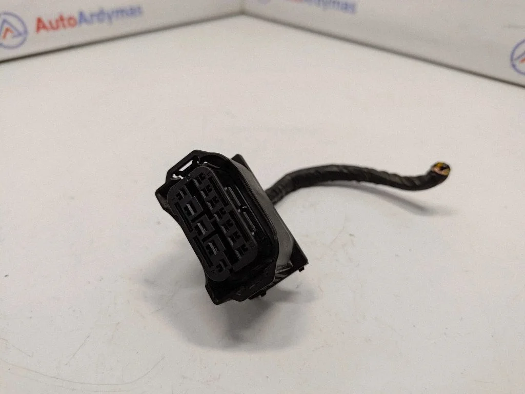 Priekšējā luktura detaļa – BMW 3. sērija E90 E91 (2005-2012)