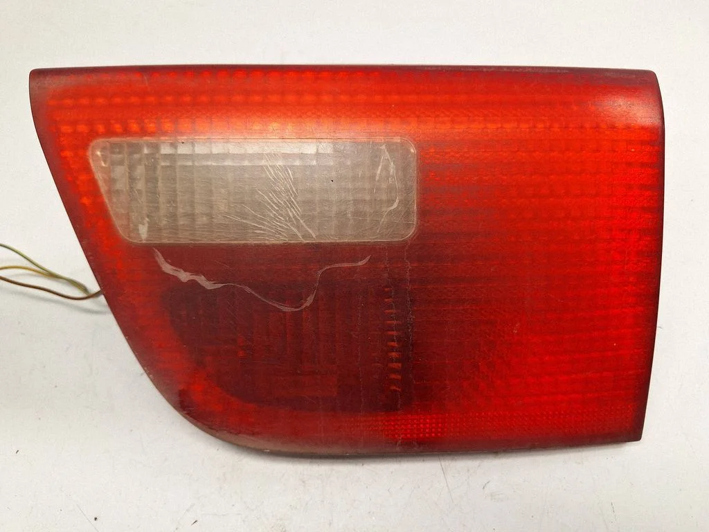 Tailgate rear/tail lights 8409012