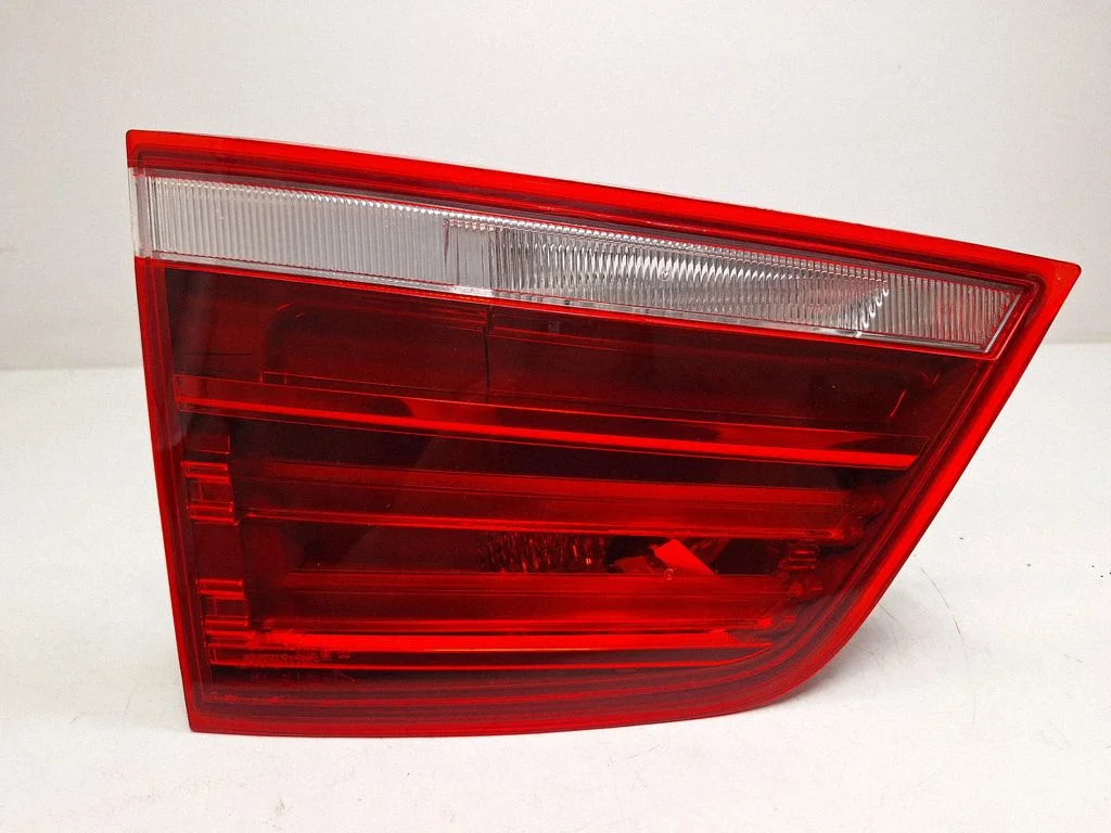 Tailgate rear/tail lights 7217313