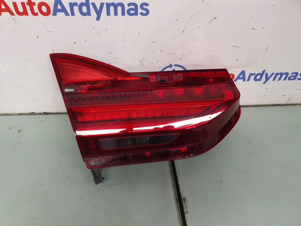 Tailgate rear/tail lights 7342967