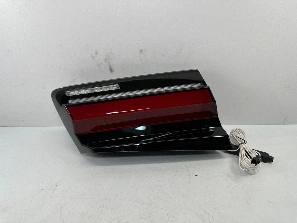 Tailgate rear/tail lights 8493815