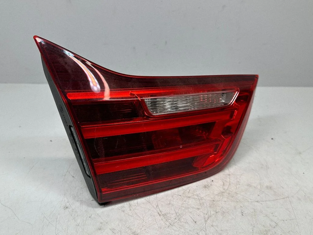 Aizmugurējais lukturis bagāžnieka vākā – BMW Series 4 M4 F82 F83 (2014-2020)
