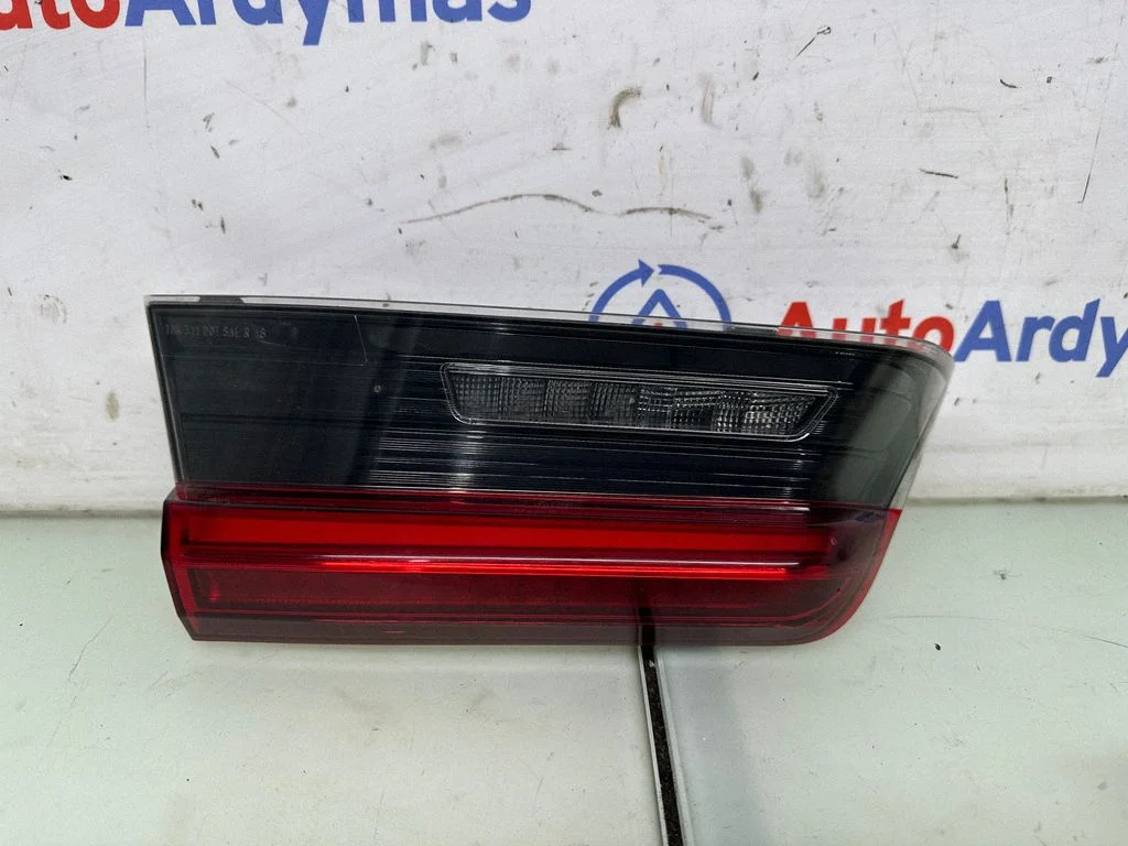 Tailgate rear/tail lights 7420455