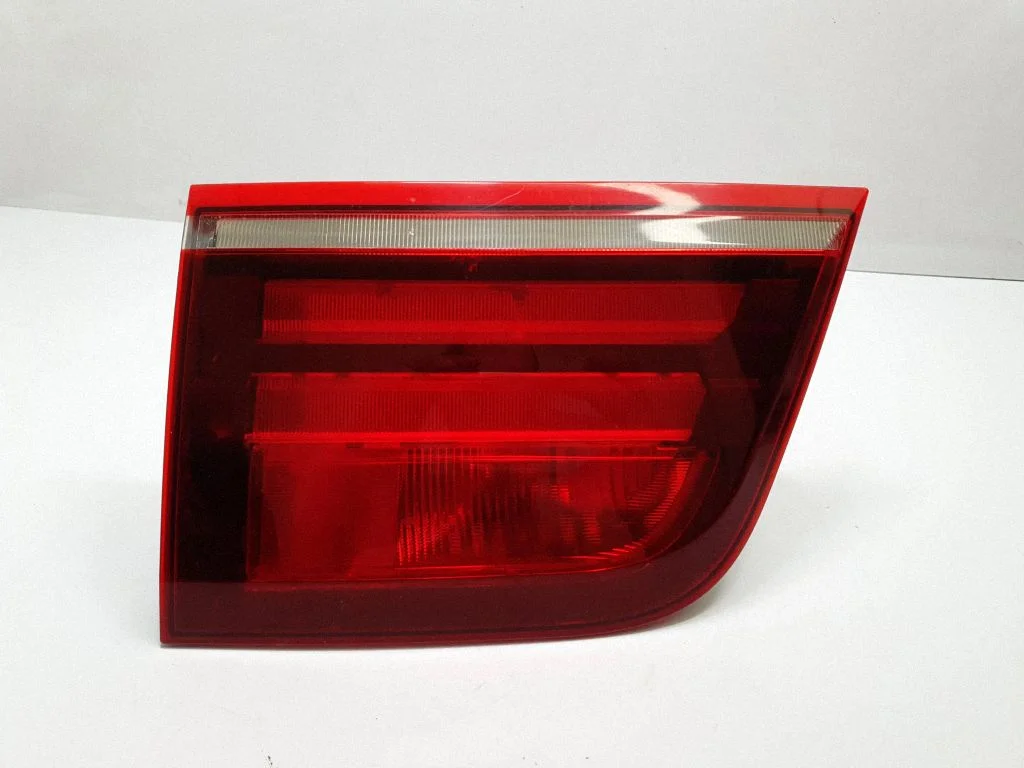 Tailgate rear/tail lights 7227793