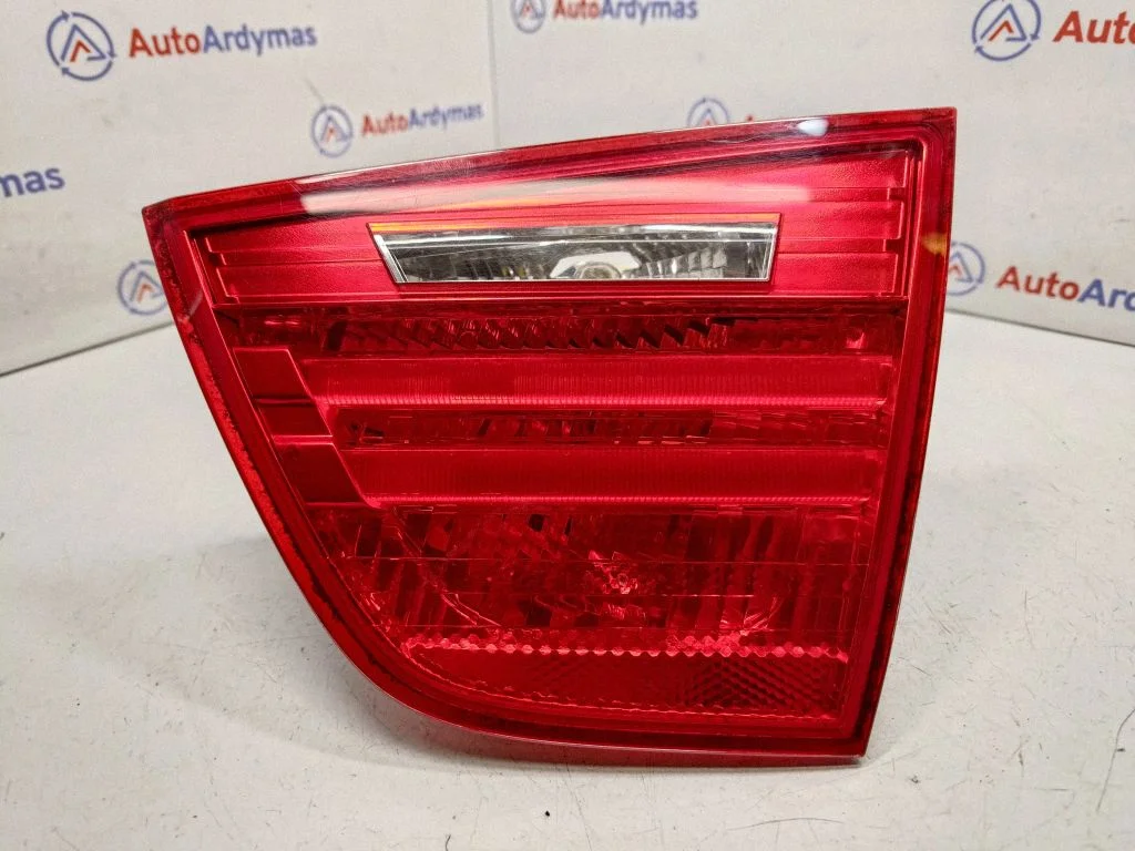 Aizmugurējais lukturis bagāžnieka vākā – BMW 3. sērija E90 E91 (2005-2012)
