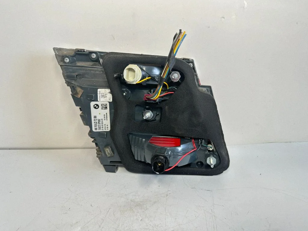 Tailgate rear/tail lights 7300272