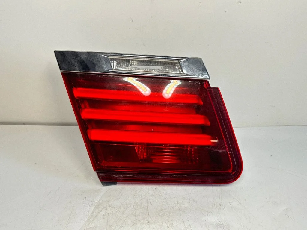 Tailgate rear/tail lights 7300271