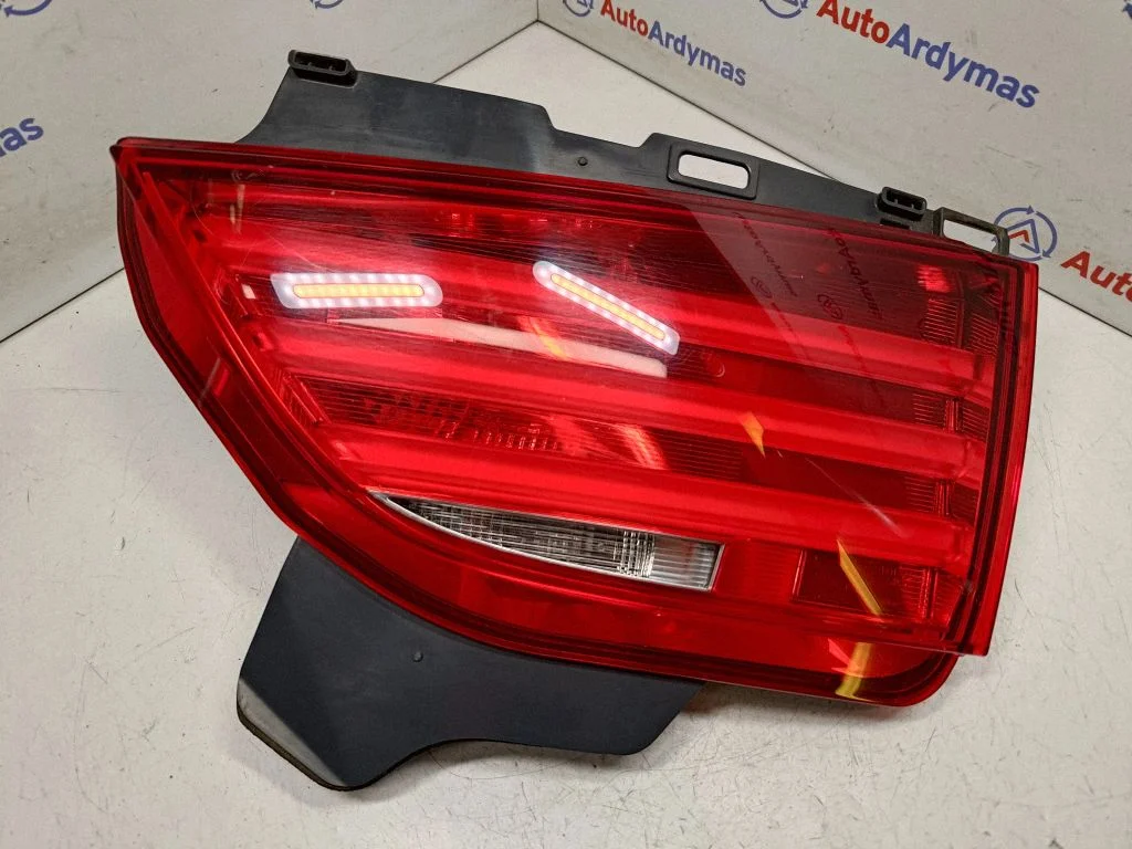 Lampa tylna w klapie 63217199638