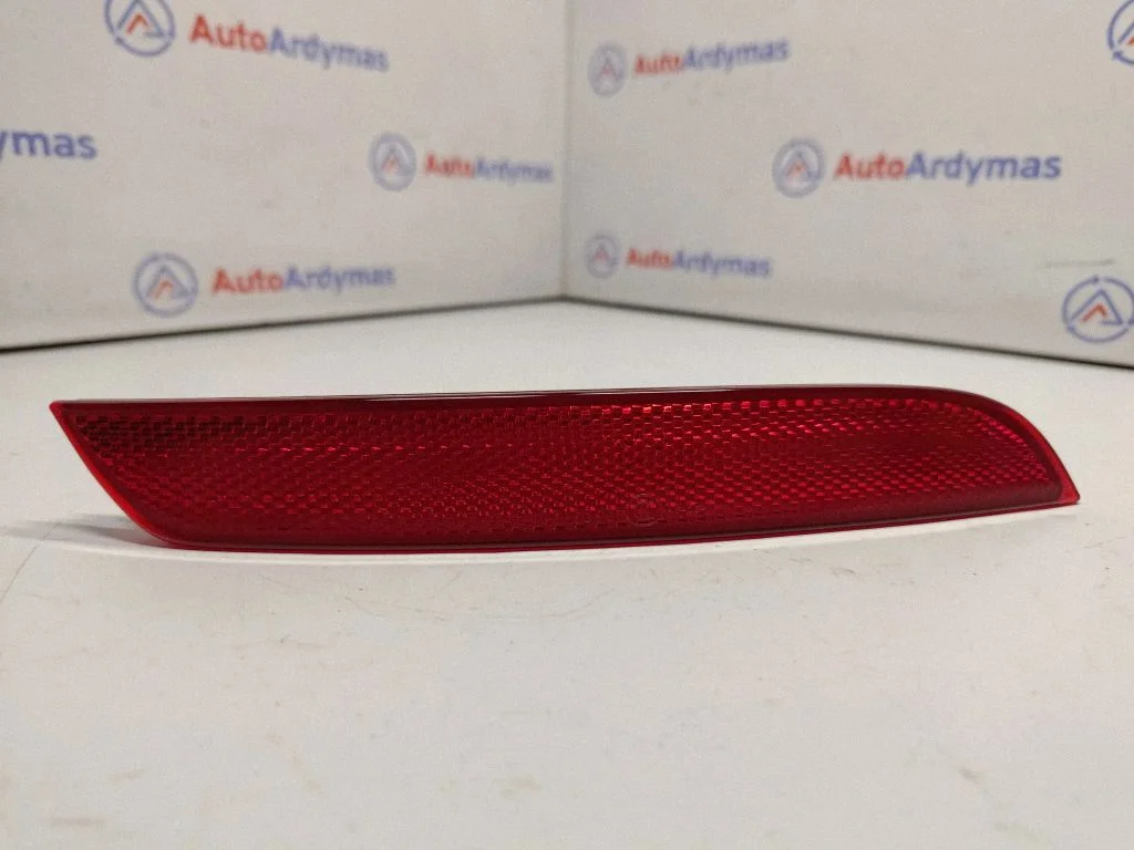 Rear tail light reflector 7182191