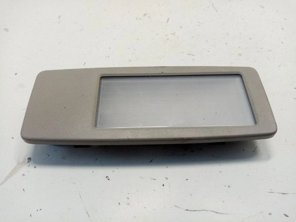 Aizmugurējo sēdvietu apgaismojuma lukturis 9215603