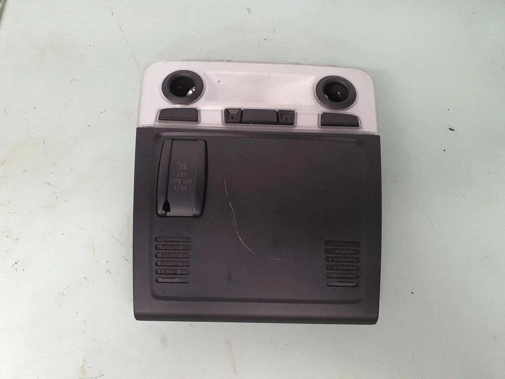 Front seat light 9225489