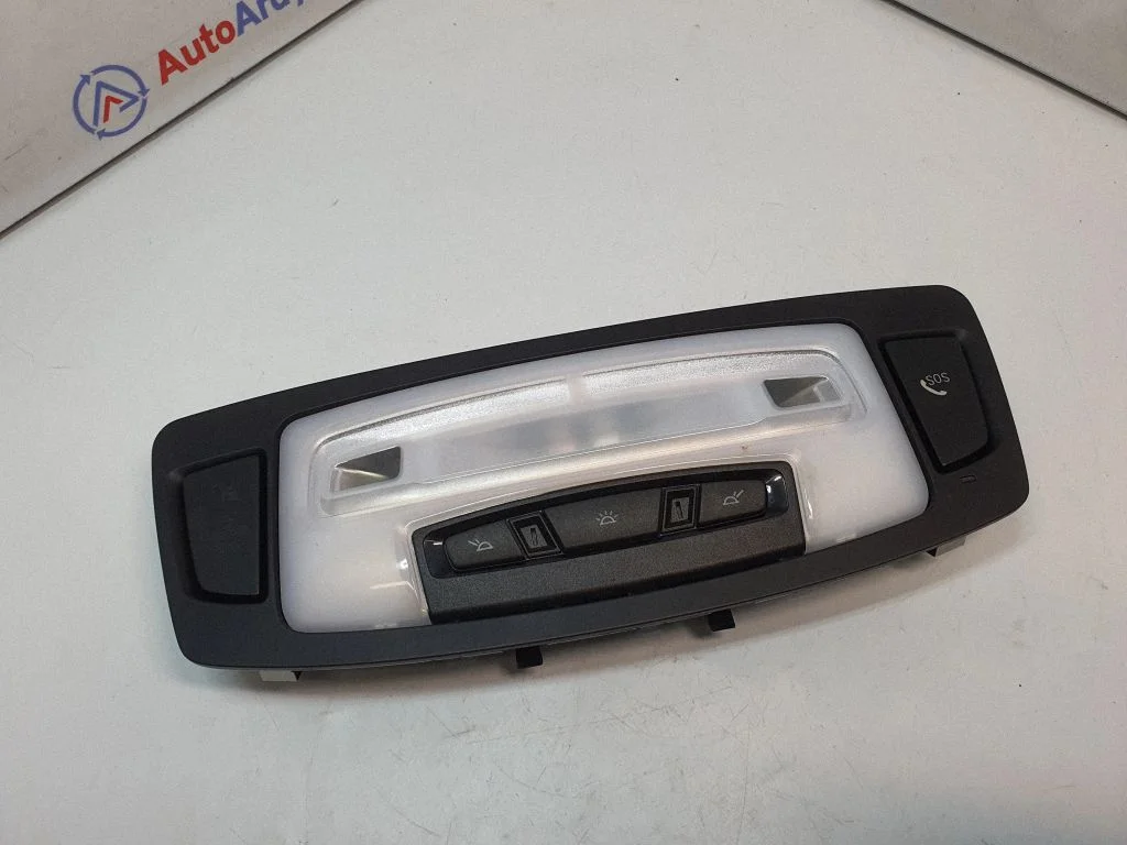 Front seat light 4527904