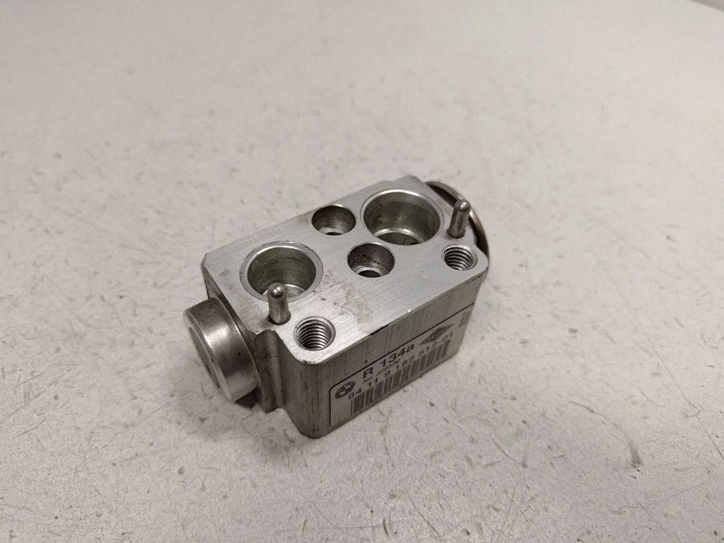 Air conditioning (A/C) expansion valve – BMW 3 Series E90 E91 (2005-2012)