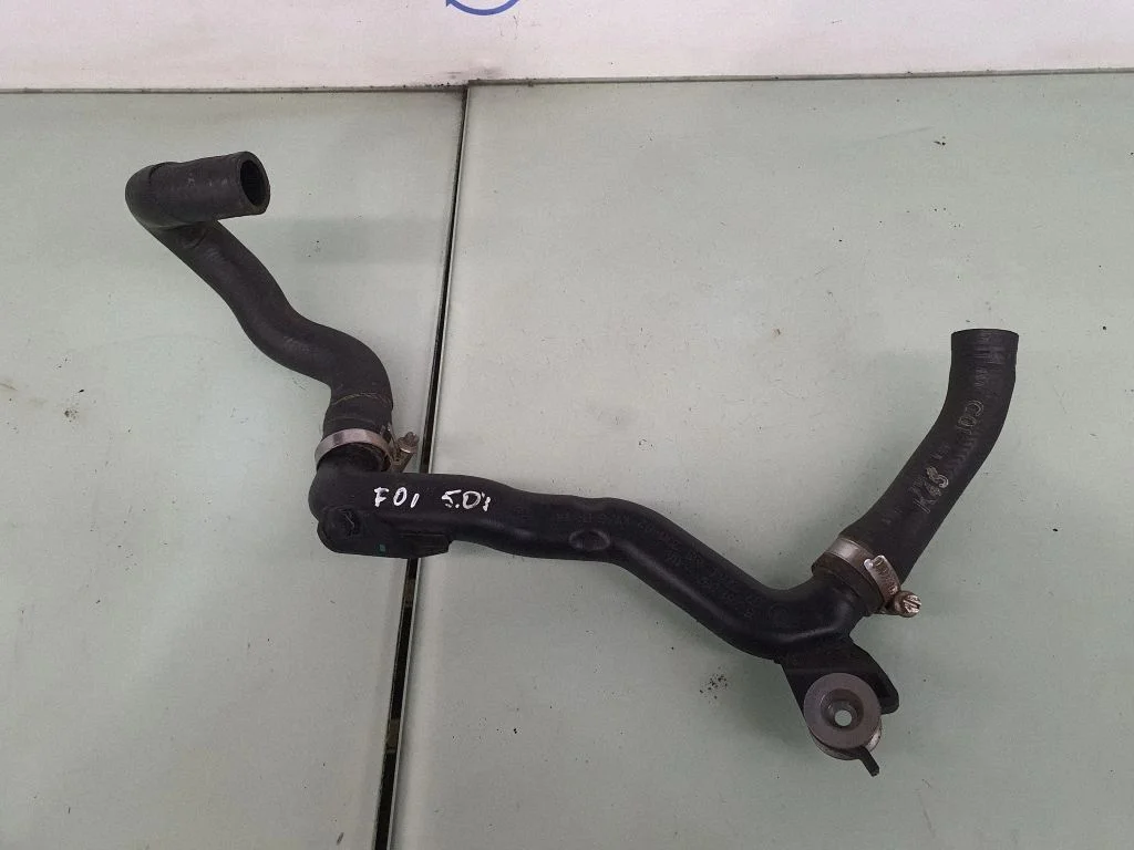 Engine coolant pipe/hose 6781897