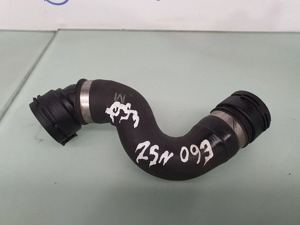 Engine coolant pipe/hose – BMW 5 Series E60 E61 (2004-2010)