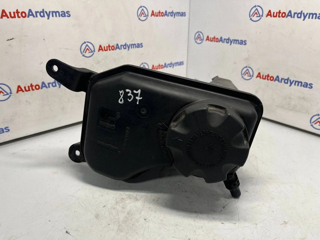 Coolant expansion tank/reservoir – BMW 1 Series E81 E87 (2004-2011)
