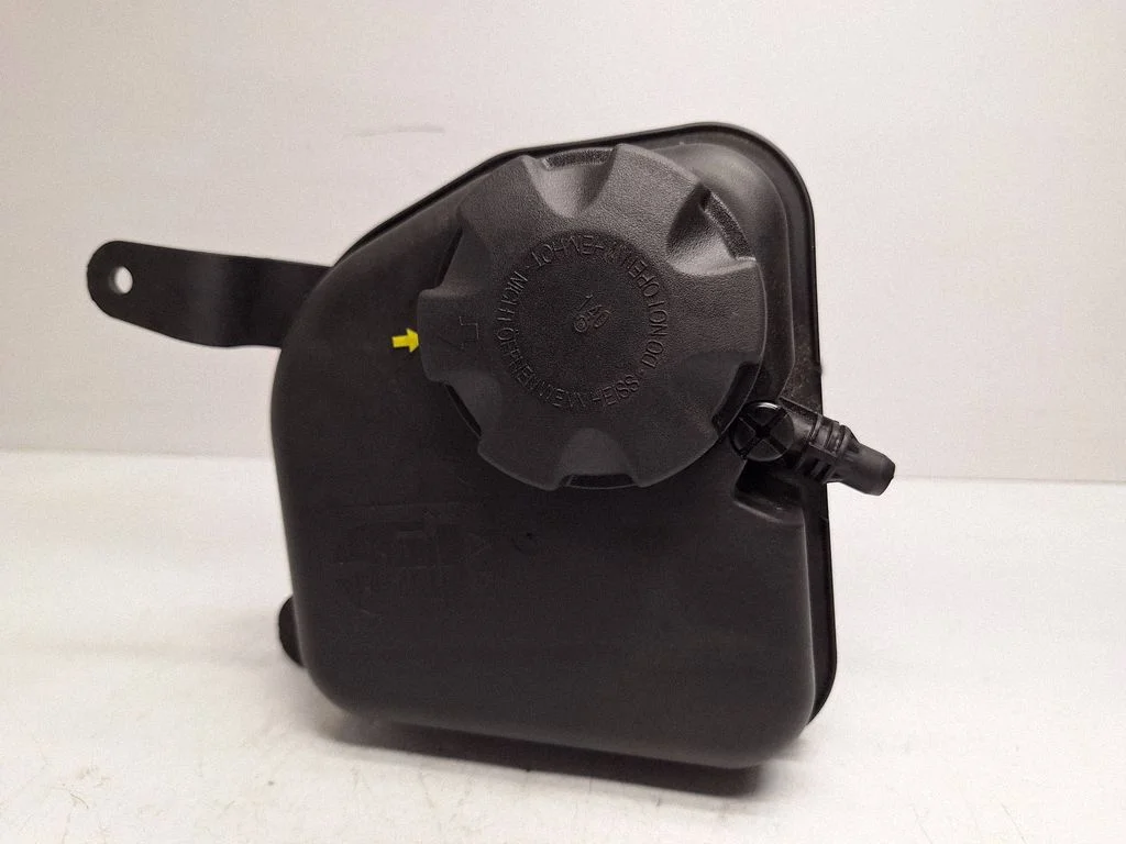 Coolant expansion tank/reservoir 17137640515