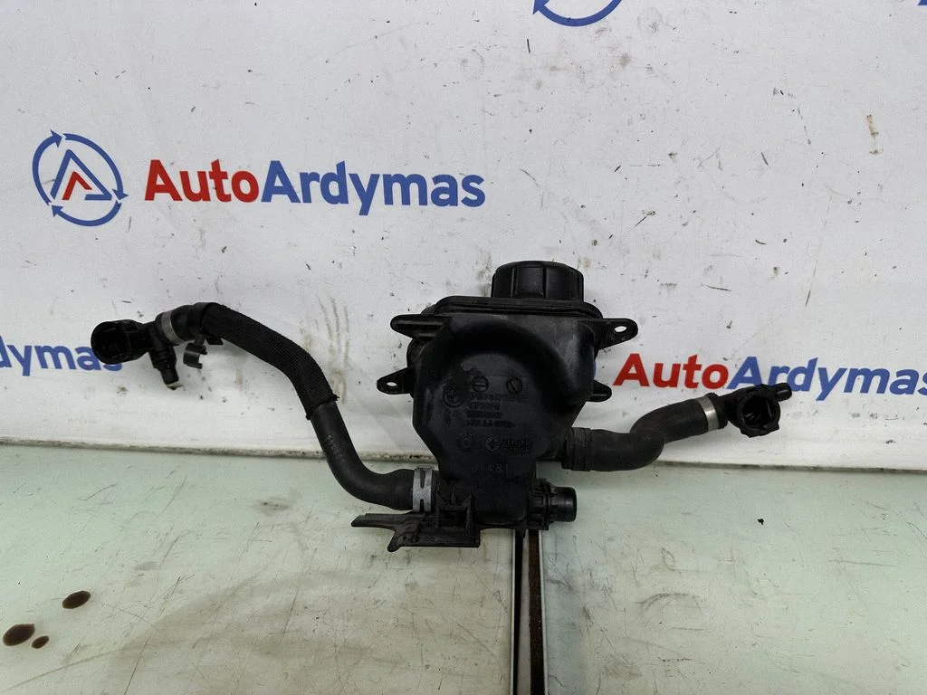 Coolant expansion tank/reservoir 7647281