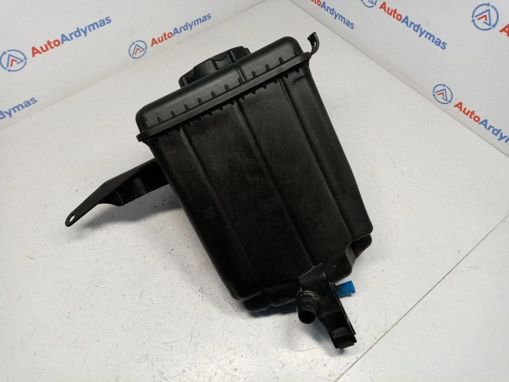Coolant expansion tank/reservoir – BMW 5 Series F10 F11 (2009-2016)